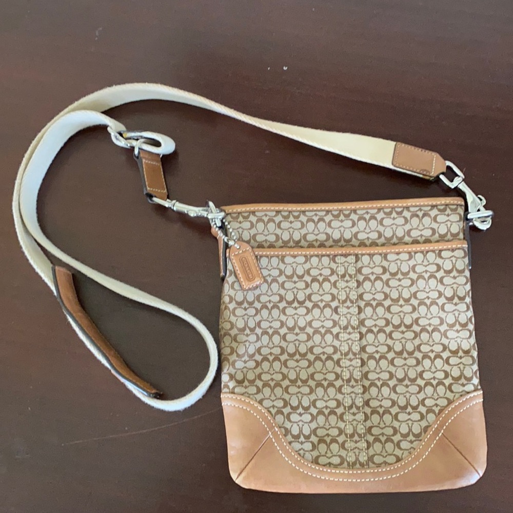 Classic Coach Crossbody purse